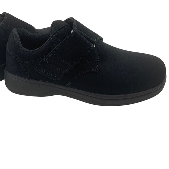 Athletic_Shoes